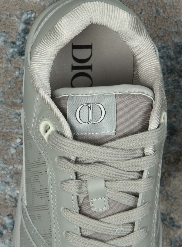 Sneaker B27