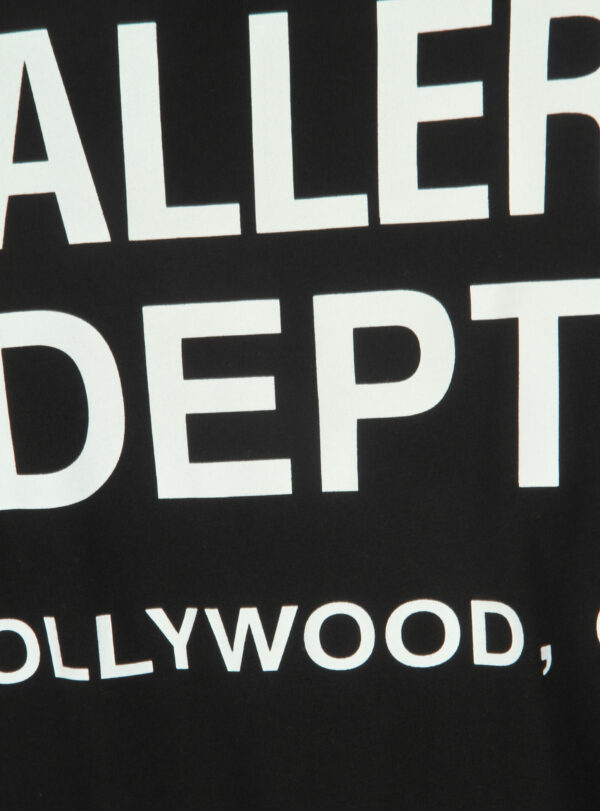 T-shirt Logo Print