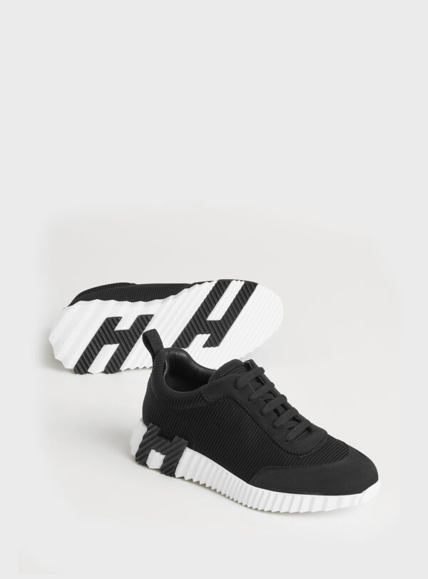 Sneaker Bouncing