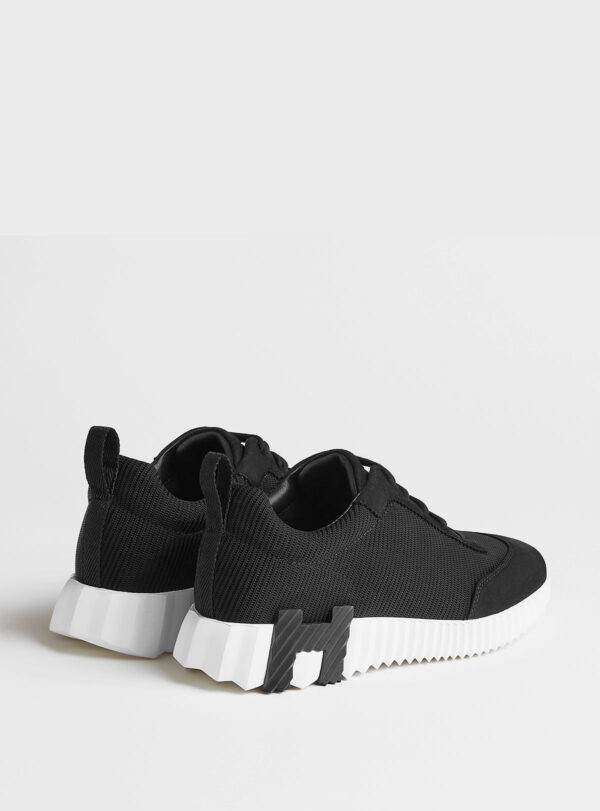 Sneaker Bouncing
