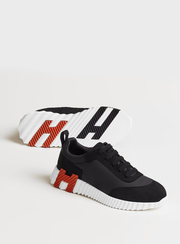 Sneaker Bouncing