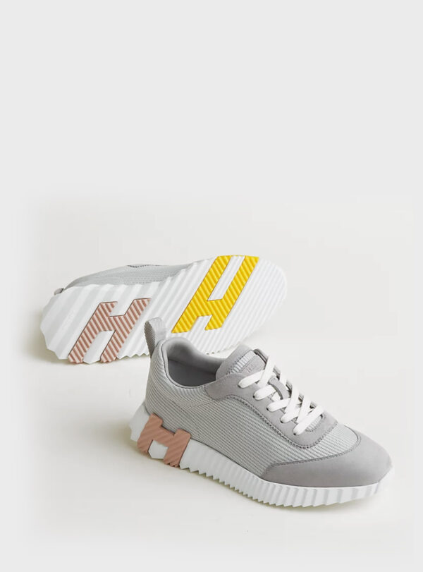 Sneaker Bouncing