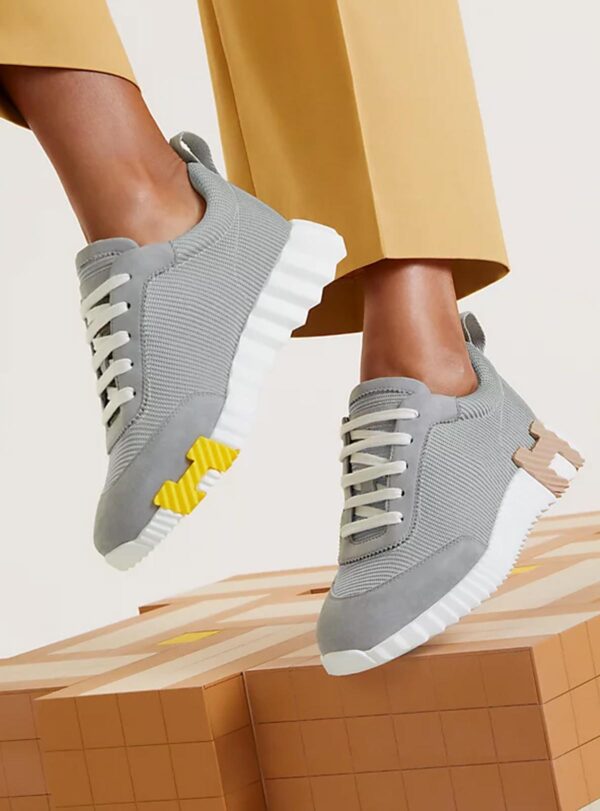 Sneaker Bouncing