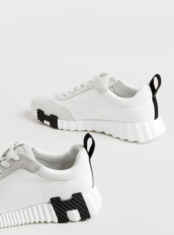 Sneaker Bouncing