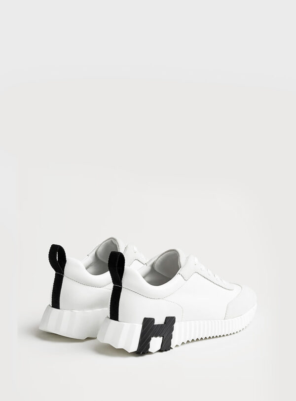 Sneaker Bouncing