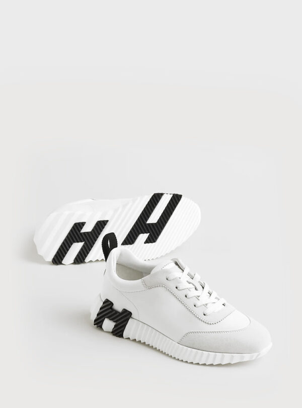Sneaker Bouncing