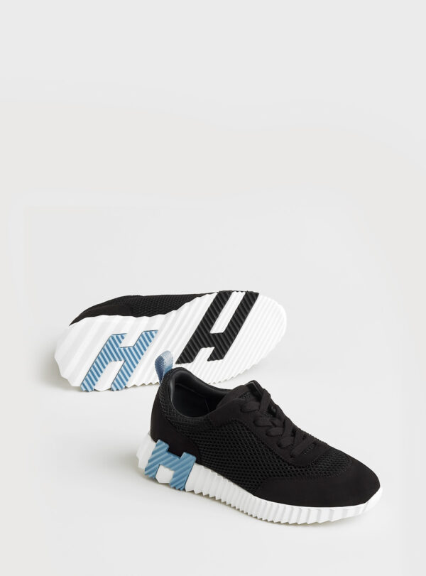 Sneaker Bouncing