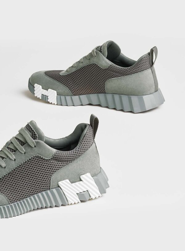 Sneaker Bouncing