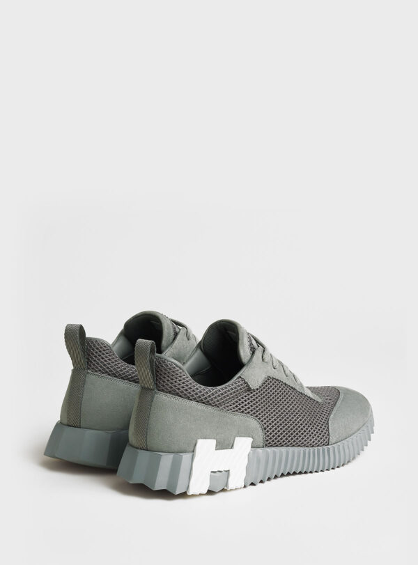 Sneaker Bouncing