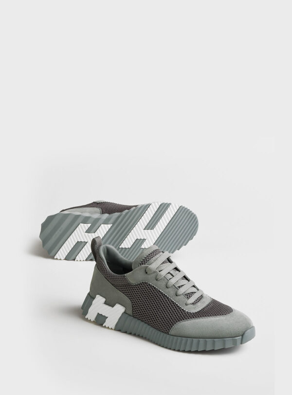 Sneaker Bouncing
