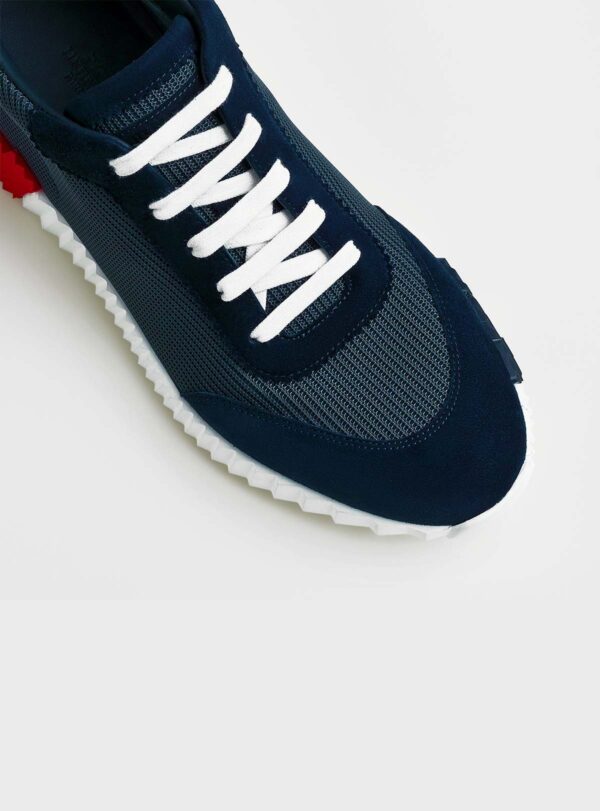 Sneaker Bouncing