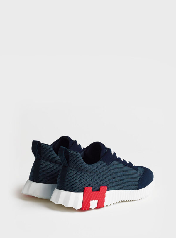 Sneaker Bouncing
