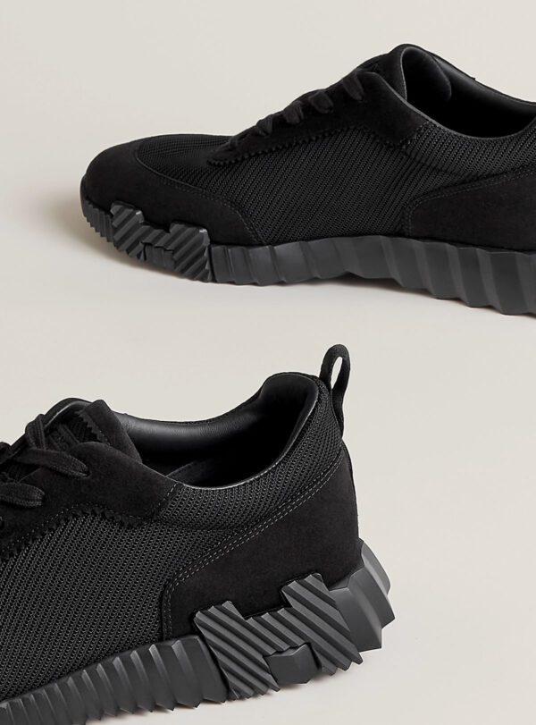 Sneaker Bouncing